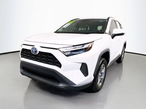 Used 2022 Toyota RAV4 XLE image 10