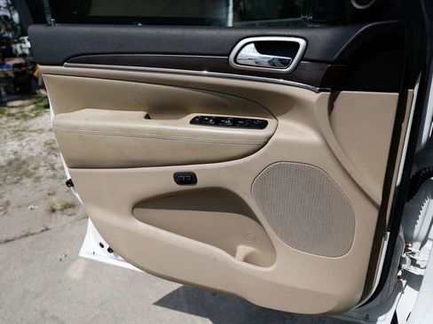 Used 2014 Jeep Grand Cherokee Limited RWD image 42