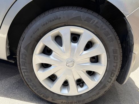 Used 2014 Nissan Versa Note SV FWD image 5