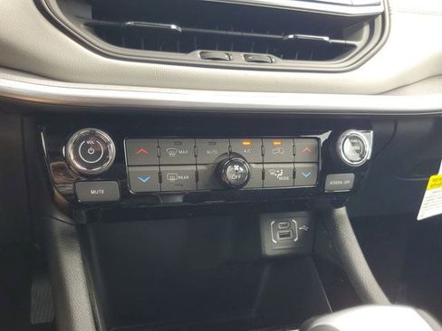 New 2026 Jeep Compass Limited image 23