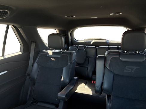 Used 2025 Ford Explorer ST AWD/4WD image 14