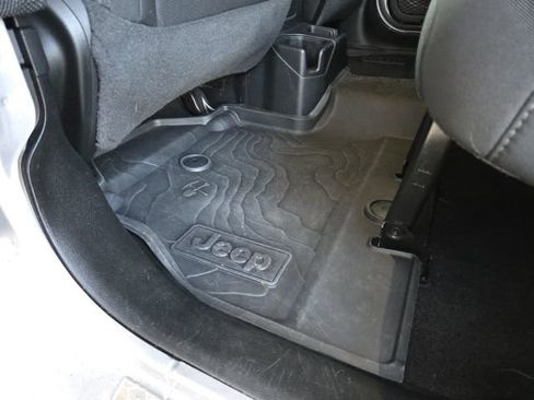 Used 2021 Jeep Wrangler Unlimited Islander w/ Uconnect 4C Nav & Sound Group image 16