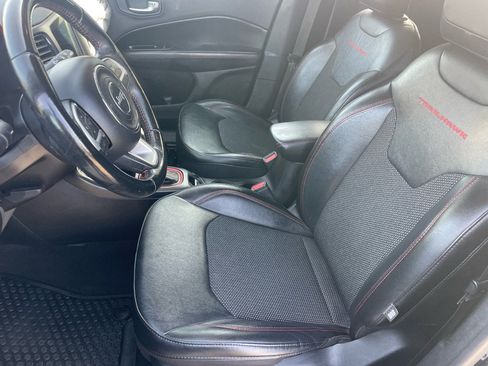 Used 2020 Jeep Compass Trailhawk image 16