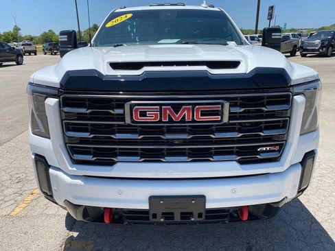 Used 2024 GMC Sierra 2500 AT4 w/ AT4 Premium Plus Package AWD/4WD image 9