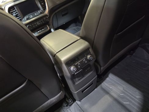 Used 2022 GMC Acadia Denali w/ Denali Ultimate Package AWD/4WD image 23