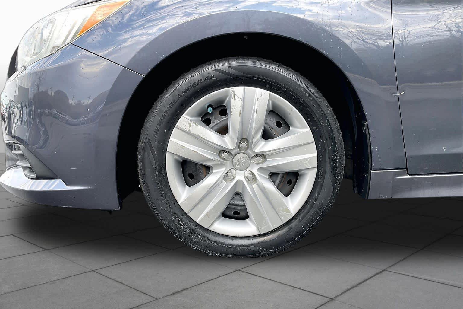 Used 2015 Subaru Legacy 2.5i AWD/4WD image 11