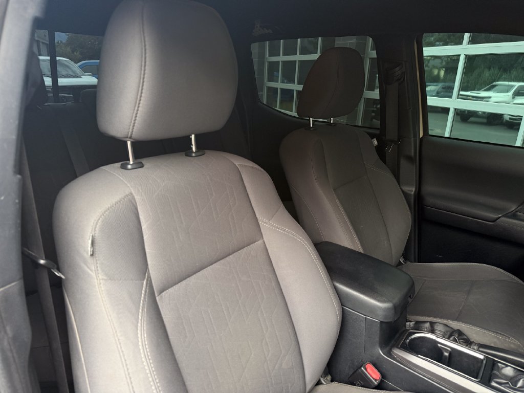Used 2019 Toyota Tacoma TRD Sport w/ Technology Package AWD/4WD image 46