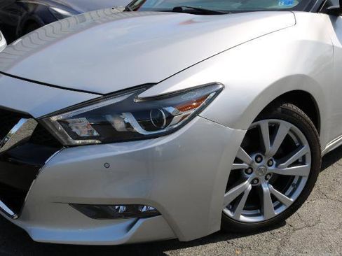 Used 2017 Nissan Maxima Platinum image 4