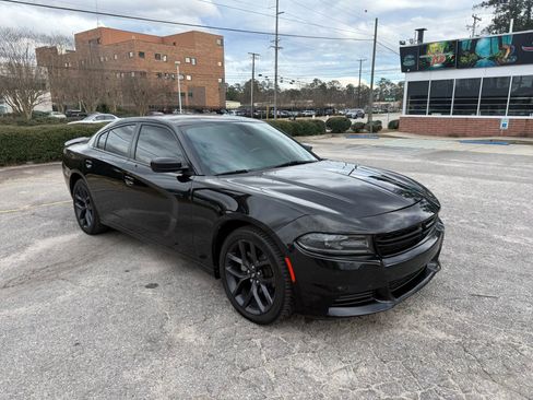 Used 2019 Dodge Charger SXT image 7