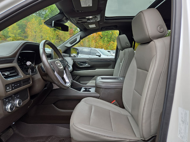 Used 2023 GMC Yukon SLT AWD/4WD image 2