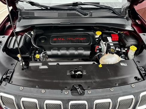 Used 2022 Jeep Compass Latitude image 32