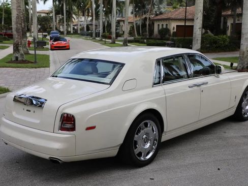 Used 2011 Rolls-Royce Phantom Sedan RWD image 63