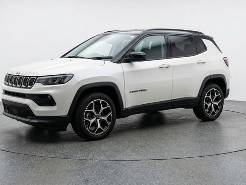 Used 2025 Jeep Compass Limited image 3