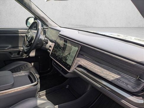 Used 2022 Rivian R1T Adventure AWD/4WD image 20