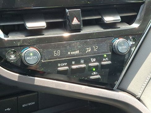 Used 2024 Toyota Camry SE FWD image 15