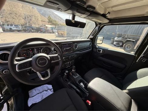 Used 2023 Jeep Wrangler Unlimited Sahara AWD/4WD image 21