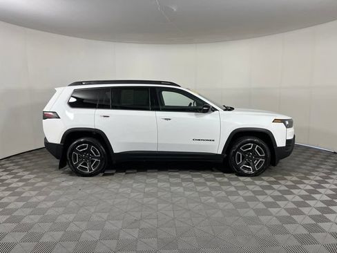 Used 2026 Jeep Cherokee Limited AWD/4WD image 8