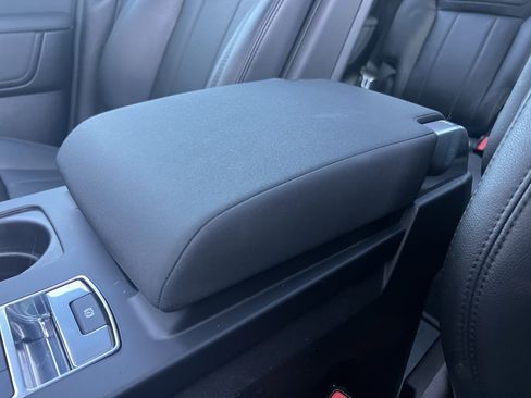 Certified 2020 Land Rover Discovery Landmark image 32