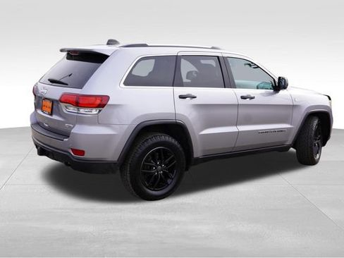 Certified 2020 Jeep Grand Cherokee Laredo w/ Quick Order Package 2BN North image 6