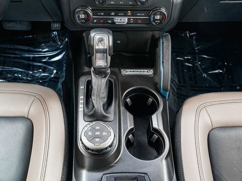 Used 2023 Ford Bronco Wildtrak image 14