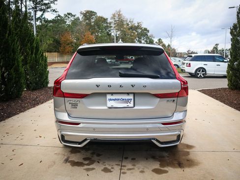 Used 2025 Volvo XC60 B5 Plus image 9