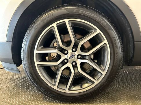 Used 2016 Ford Explorer Sport AWD/4WD image 32