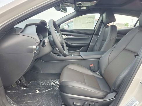 New 2026 MAZDA MAZDA3 2.5 S Hatchback w/ Premium Pkg FWD image 9