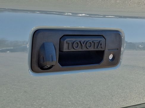 Used 2023 Toyota Tacoma TRD Off-Road w/ TRD Premium Off Road Package image 29