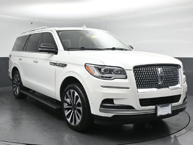 Certified 2023 Lincoln Navigator Reserve RWD image 1
