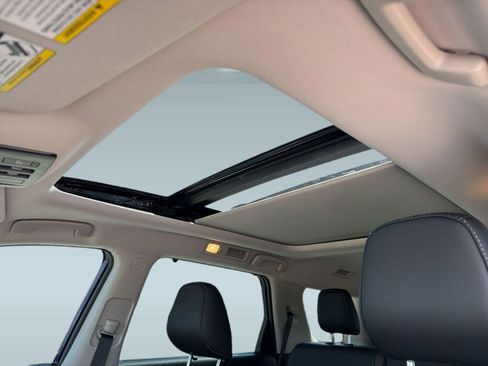 New 2026 Nissan Pathfinder Platinum FWD image 16