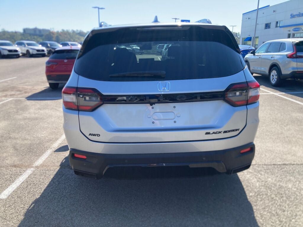 New 2026 Honda Pilot Black Edition image 4