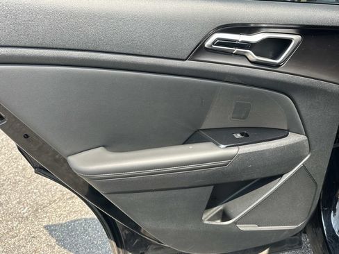 Used 2023 Kia Sportage EX FWD image 16