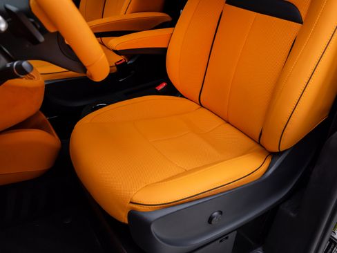 Used 2022 Mercedes-Benz Metris Passenger image 35