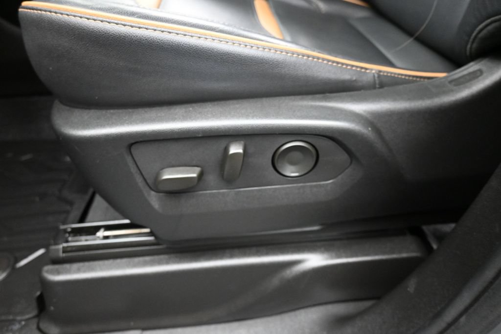 Used 2023 GMC Yukon AT4 w/ LPO, Floor Liner Package AWD/4WD image 8