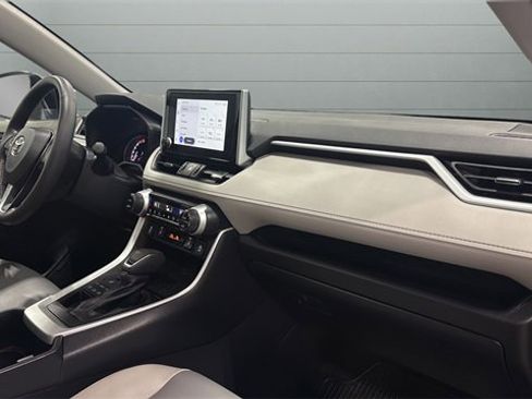 Used 2023 Toyota RAV4 XLE Premium image 34