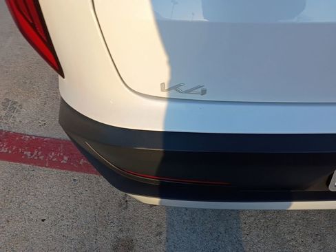 Used 2025 Kia K4 LXS image 11
