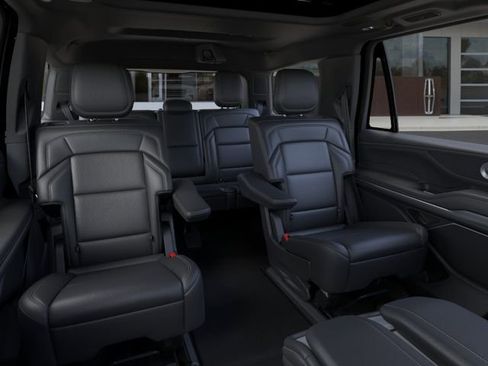 New 2026 Lincoln Navigator Reserve AWD/4WD image 11
