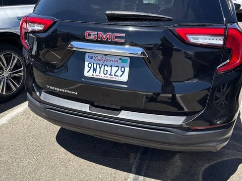 Used 2024 GMC Terrain SLE FWD image 11