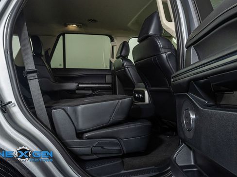 Used 2024 Ford Expedition XLT image 36