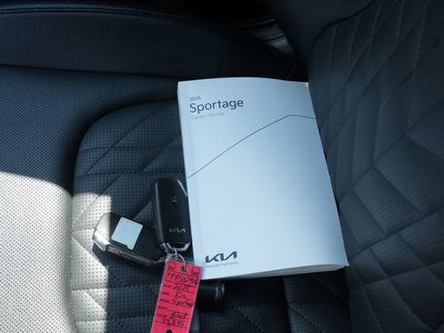 Used 2025 Kia Sportage X-Line AWD/4WD image 44