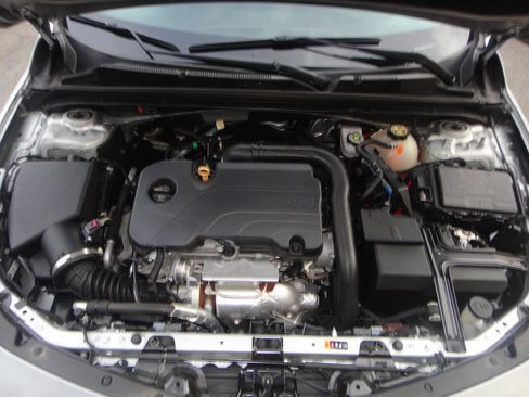 Used 2020 Chevrolet Malibu LT image 16