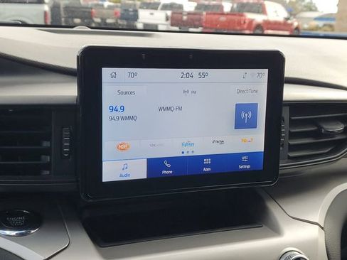 Used 2022 Ford Explorer XLT image 23