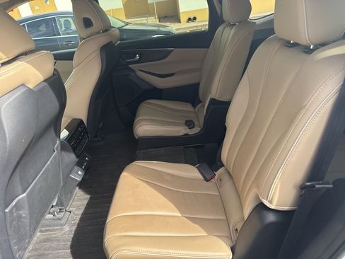 Used 2023 Acura MDX SH-AWD w/ Advance Package image 11