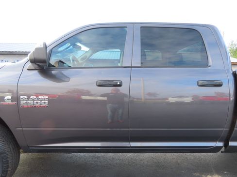 Used 2018 RAM 2500 Tradesman w/ Chrome Appearance Group image 14