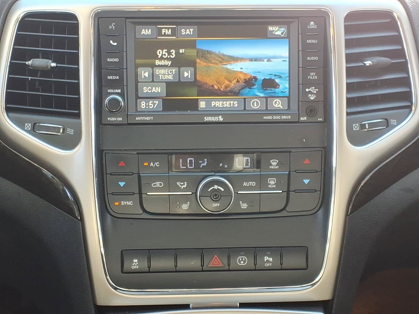 Used 2013 Jeep Grand Cherokee Laredo AWD/4WD image 5