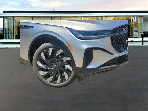 New 2025 Lincoln Nautilus Reserve w/ Jet Appearance Package image 5