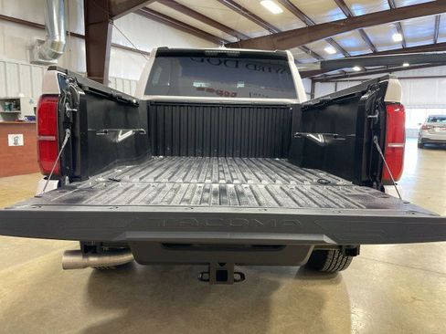 Used 2024 Toyota Tacoma SR5 AWD/4WD image 24