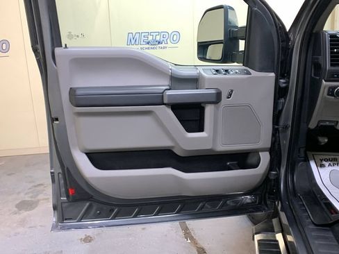 Used 2022 Ford F350 XLT w/ XLT Premium Package AWD/4WD image 24