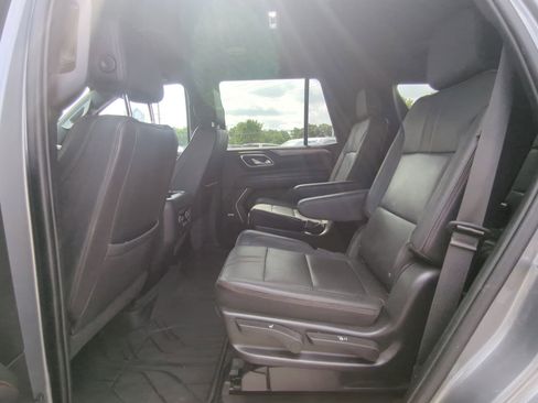 Used 2022 Chevrolet Tahoe RST w/ Luxury Package AWD/4WD image 11