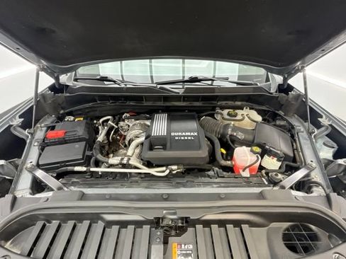 Used 2024 Chevrolet Silverado 1500 LT AWD/4WD image 30